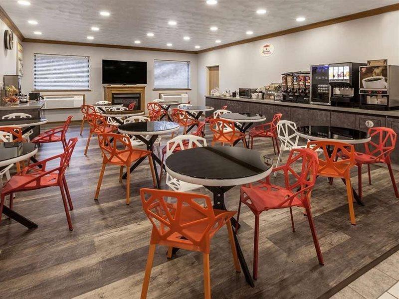 Super 8 By Wyndham Uniontown Pa Hotel Ngoại thất bức ảnh