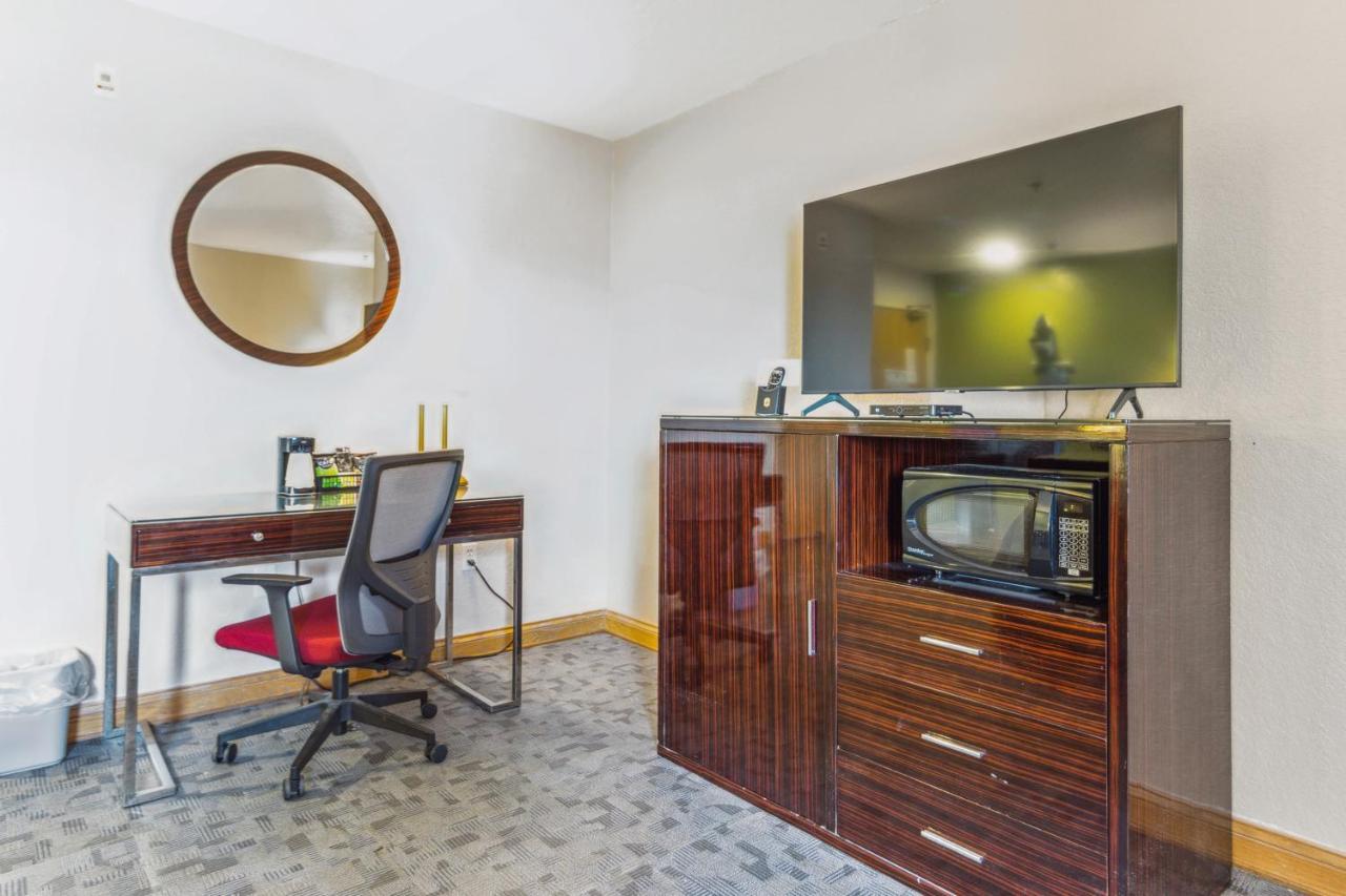 Super 8 By Wyndham Uniontown Pa Hotel Ngoại thất bức ảnh