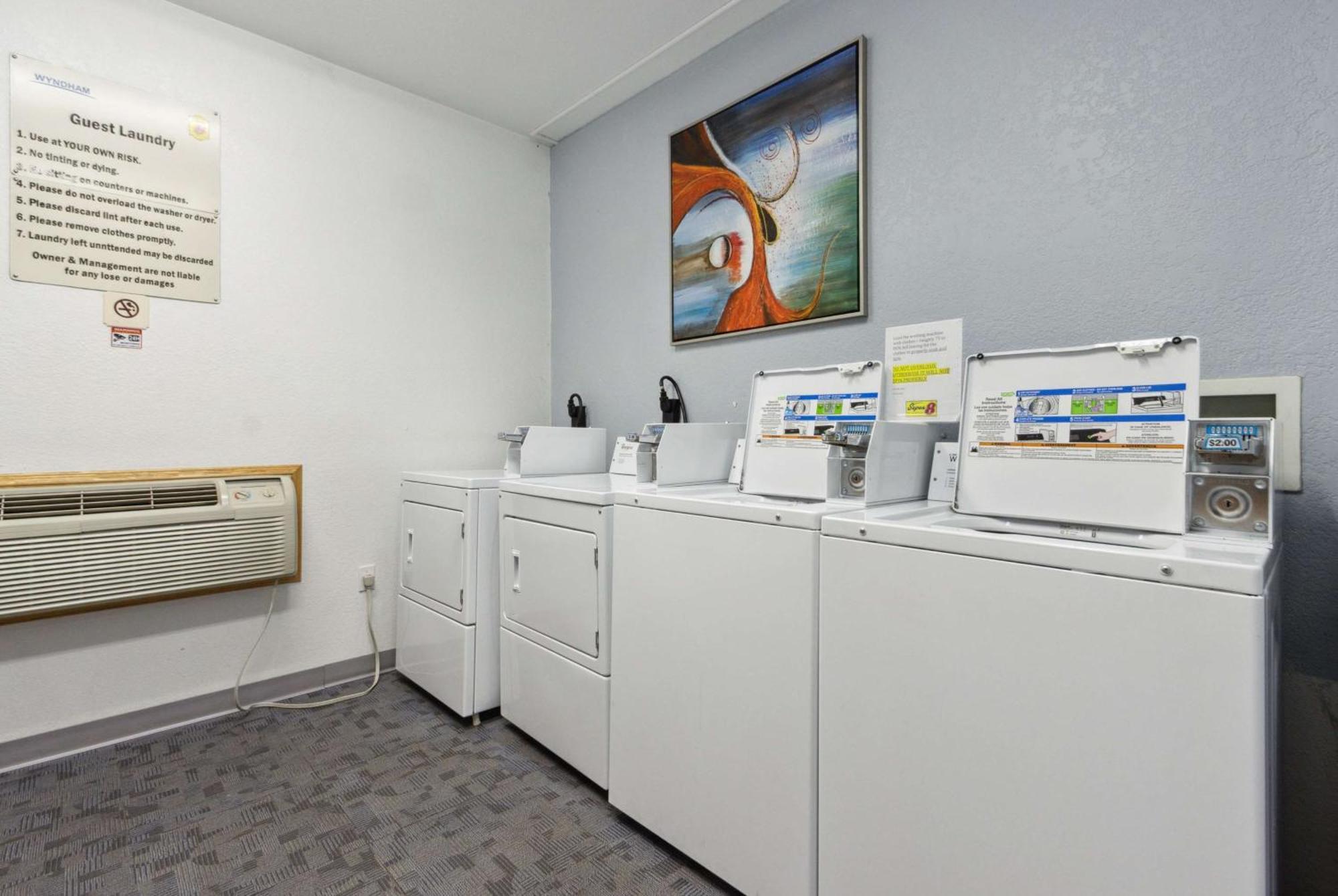 Super 8 By Wyndham Uniontown Pa Hotel Ngoại thất bức ảnh